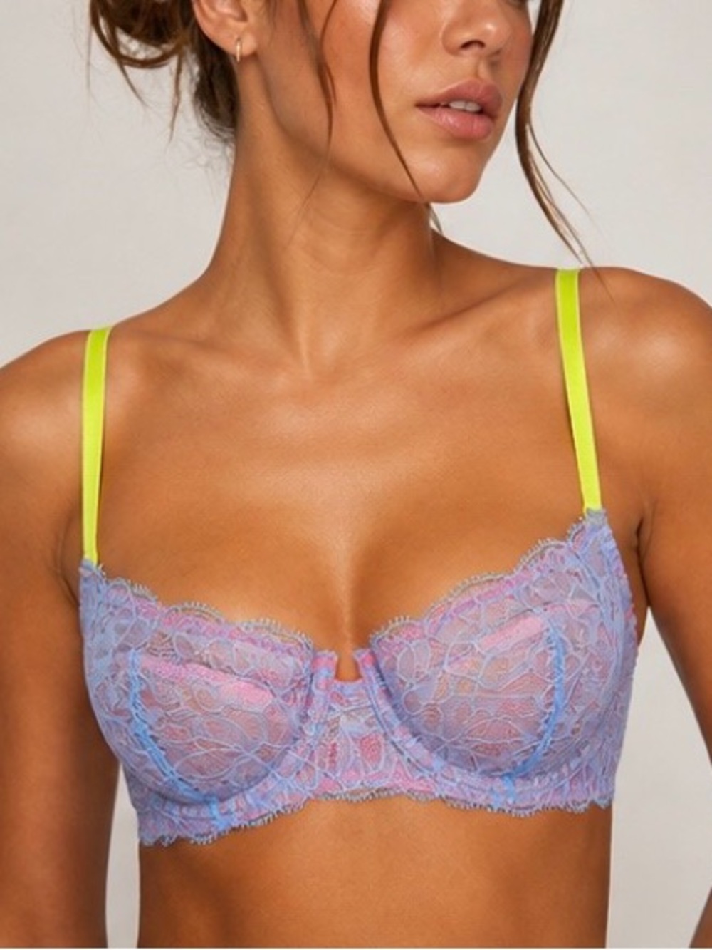 Dora Larsen Lace Underwire Bra. Neon Straps - Pink & light blue 32D